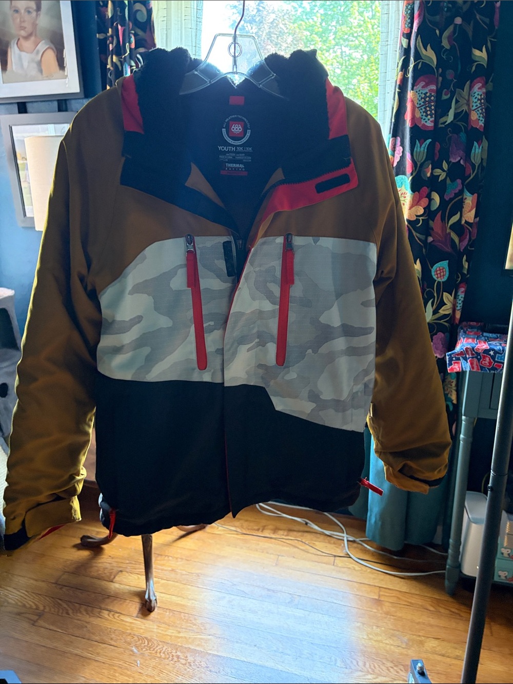 Youth XL Colorblock Camo Ski Jacket with Red Accents